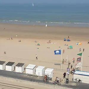 Raversijde With Seaview Apartment Ostende