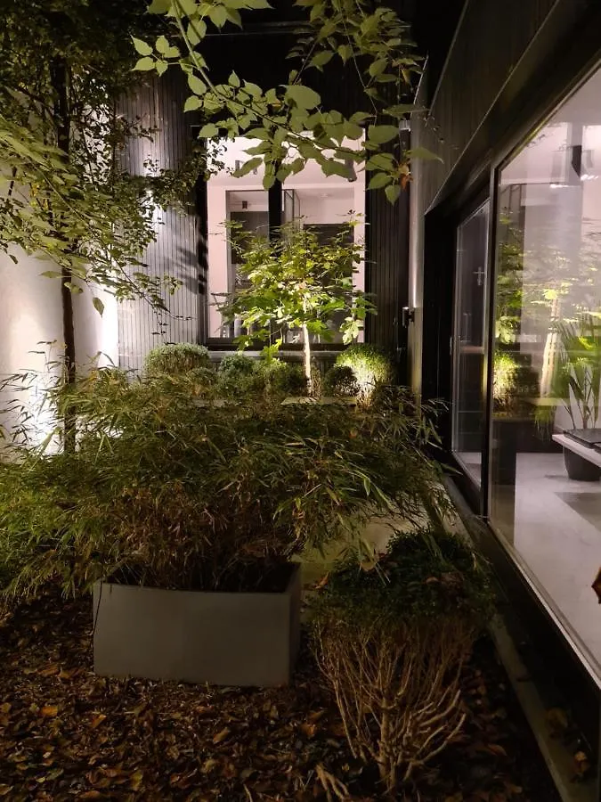 B&B A Cote Du Cinquantenaire Brussels 4*,